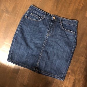 NWOT Guess 28 Jean Skirt